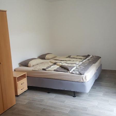 Apartman U Cerveneho Kostela Teplice Kültér fotó